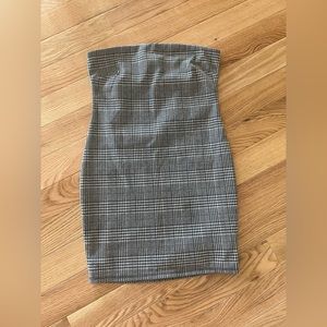 Body con strapless plaid dress